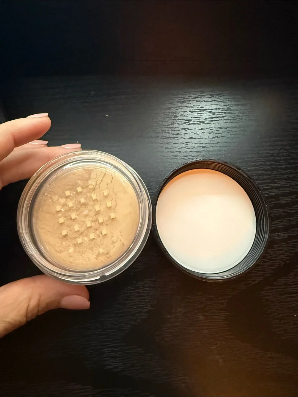 laura mercier Translucent Loose Setting Powder in Black Packaging